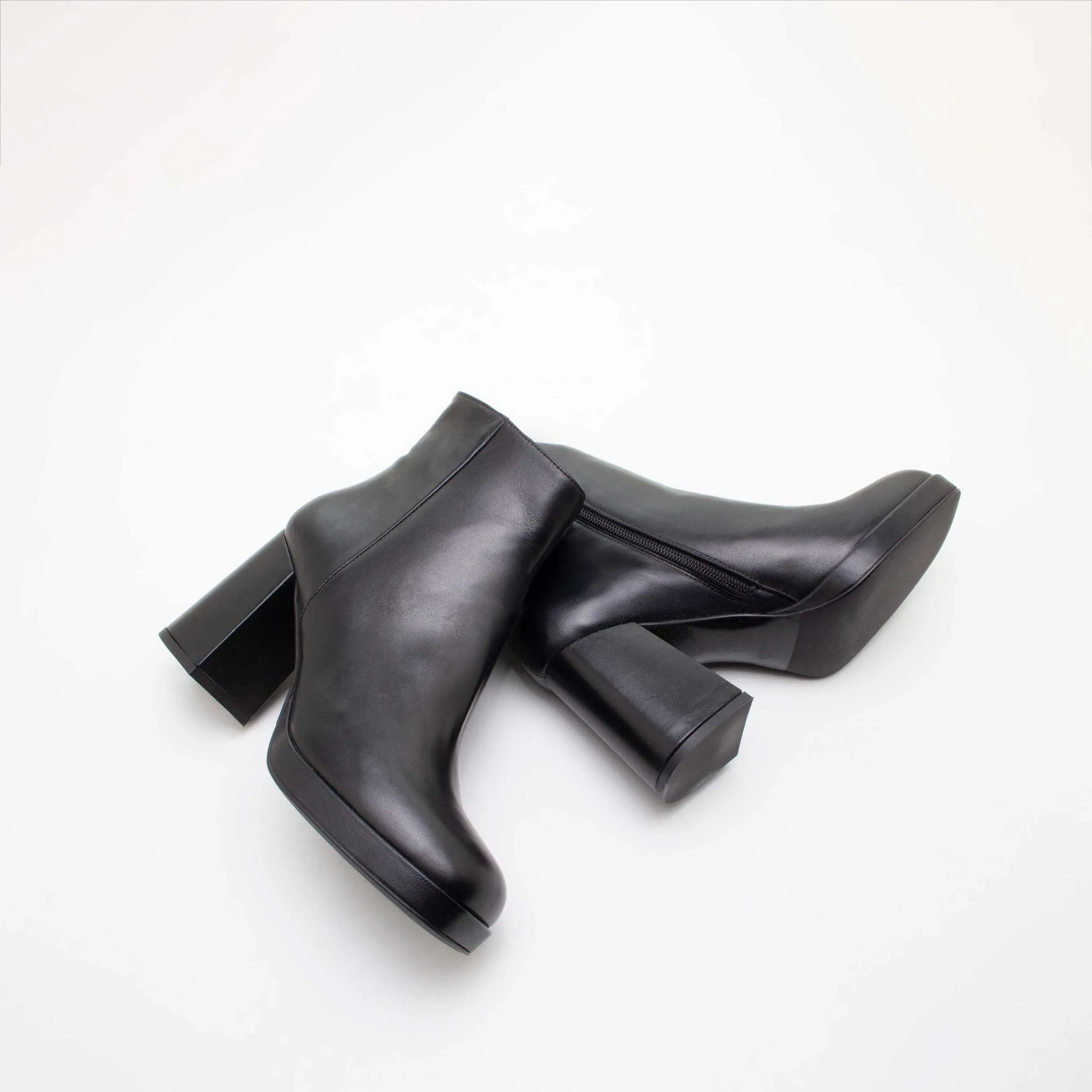 GRETA ANKLE BOOTS
